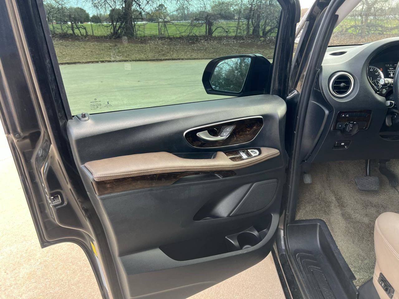 Used 2018 Mercedes-Benz Metris Passenger Van image 14