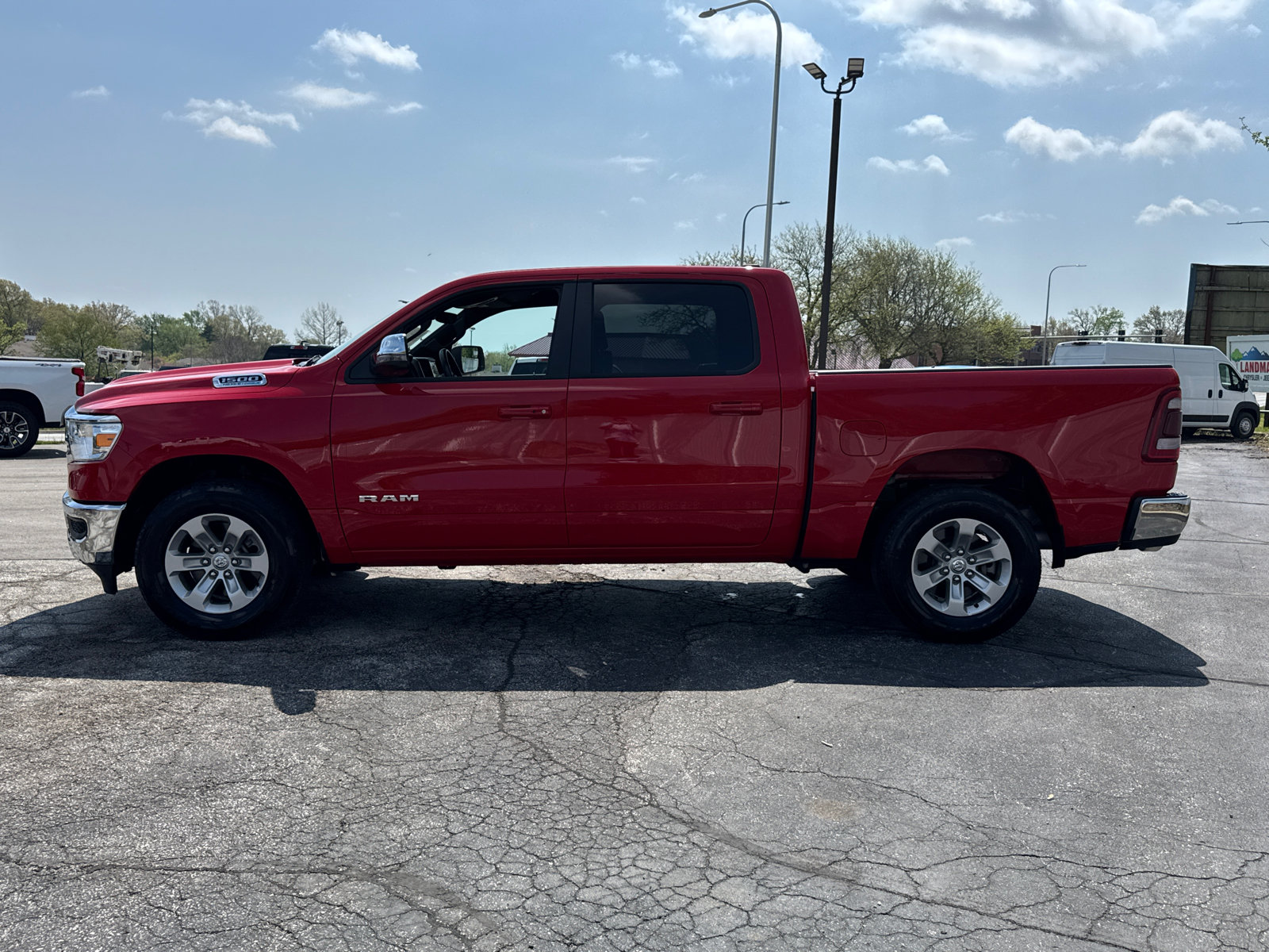Used 2024 RAM 1500 Laramie AWD/4WD image 3