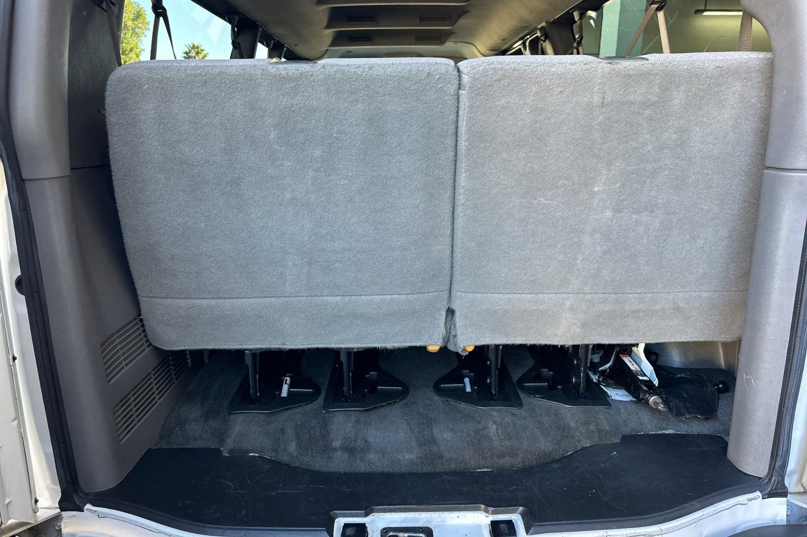 Certified 2019 Chevrolet Express 3500 LT w/ LT Preferred Equipment Group image 17