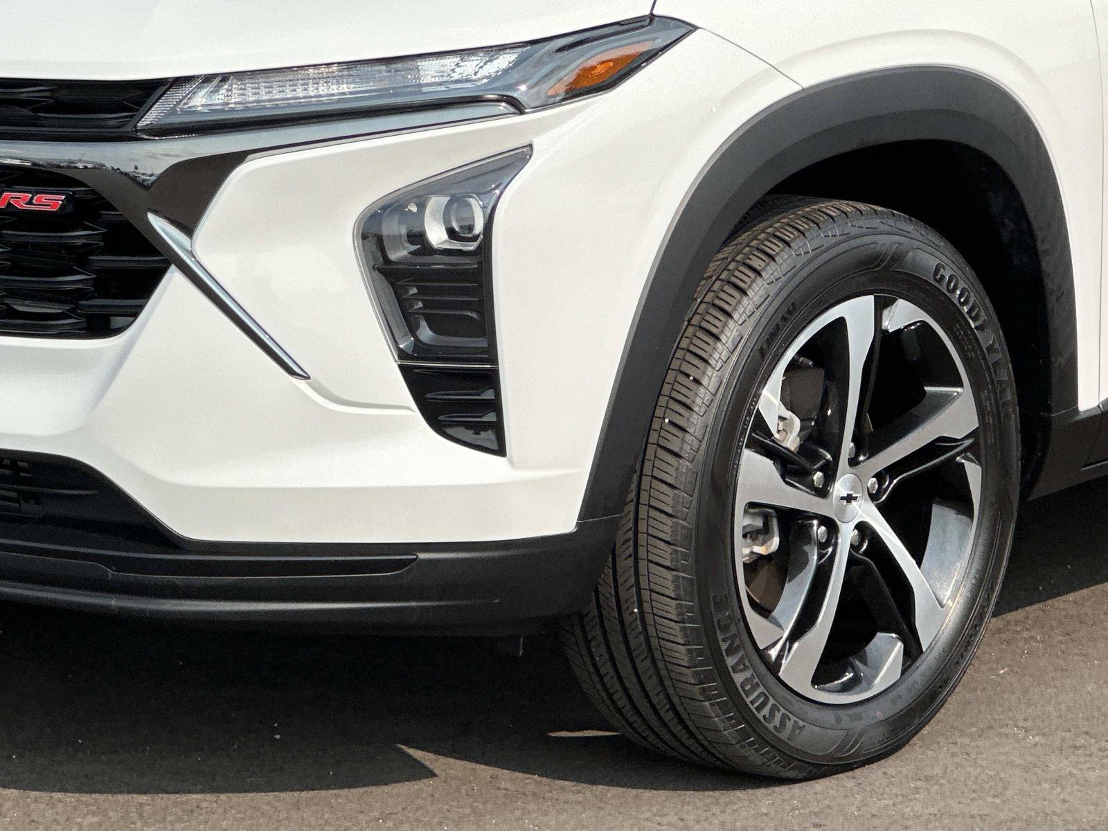 Certified 2024 Chevrolet Trax RS w/ Driver Confidence Package FWD image 7