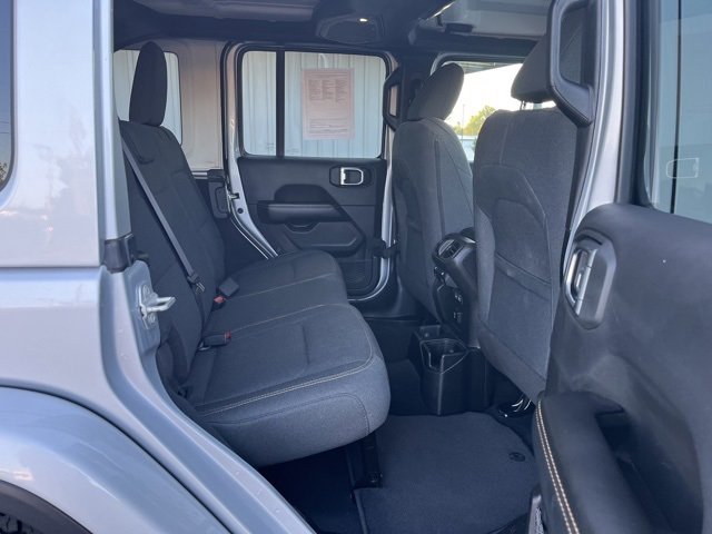 Used 2024 Jeep Wrangler Sahara image 28