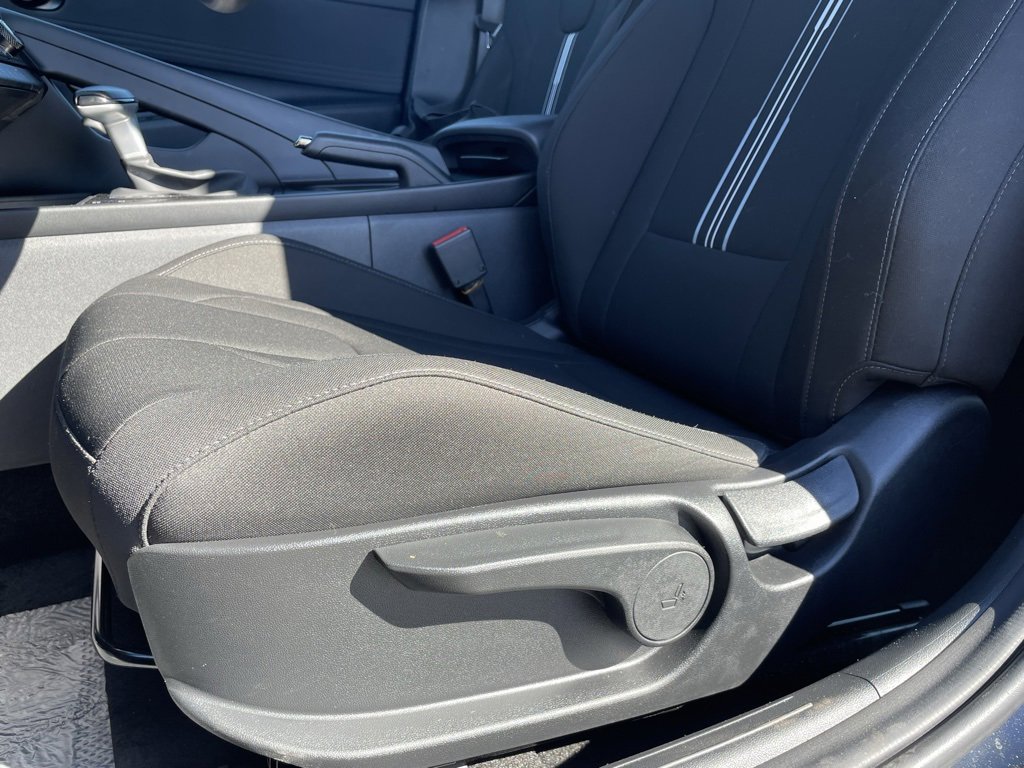 Used 2025 Hyundai Elantra Sport image 10