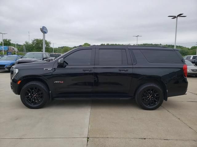 Used 2022 GMC Yukon XL AT4 AWD/4WD image 8