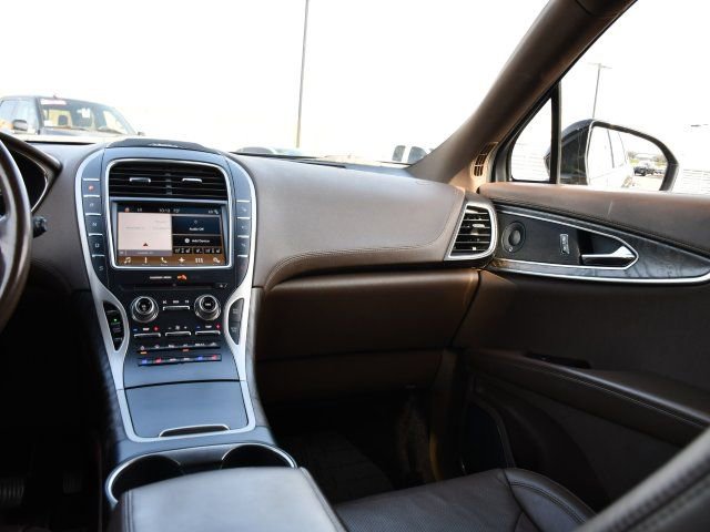 Used 2017 Lincoln MKX Reserve w/ Driver Assistance Package image 27