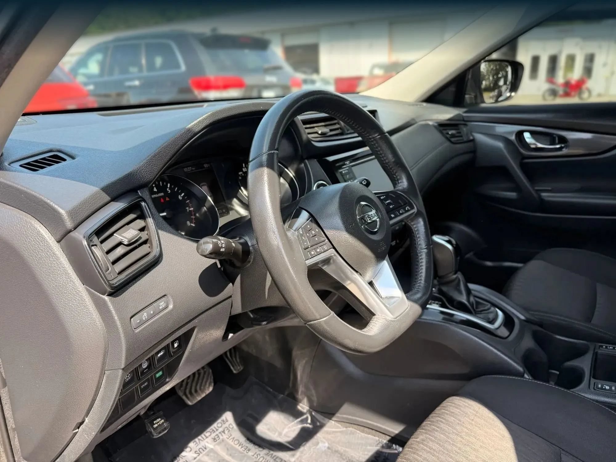 Used 2019 Nissan Rogue SV FWD image 17