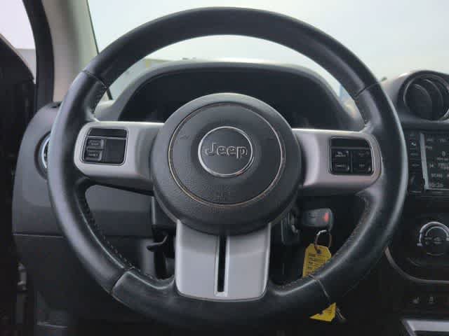 Used 2017 Jeep Compass Latitude AWD/4WD image 22