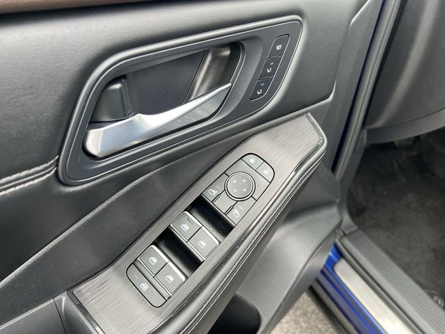 Used 2023 Nissan Rogue SL w/ SL Premium Package image 31