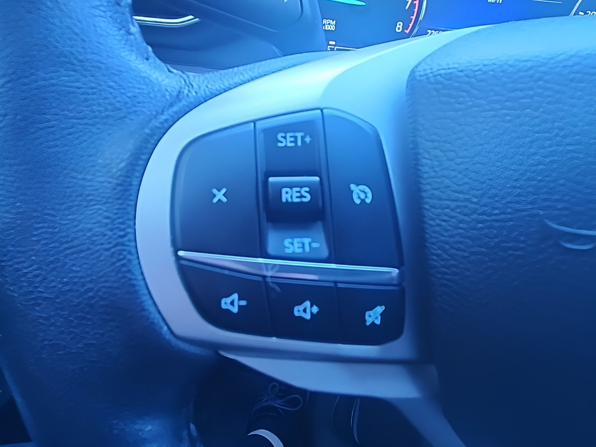 Certified 2023 Ford Explorer XLT w/ Equipment Group 202A AWD/4WD image 15