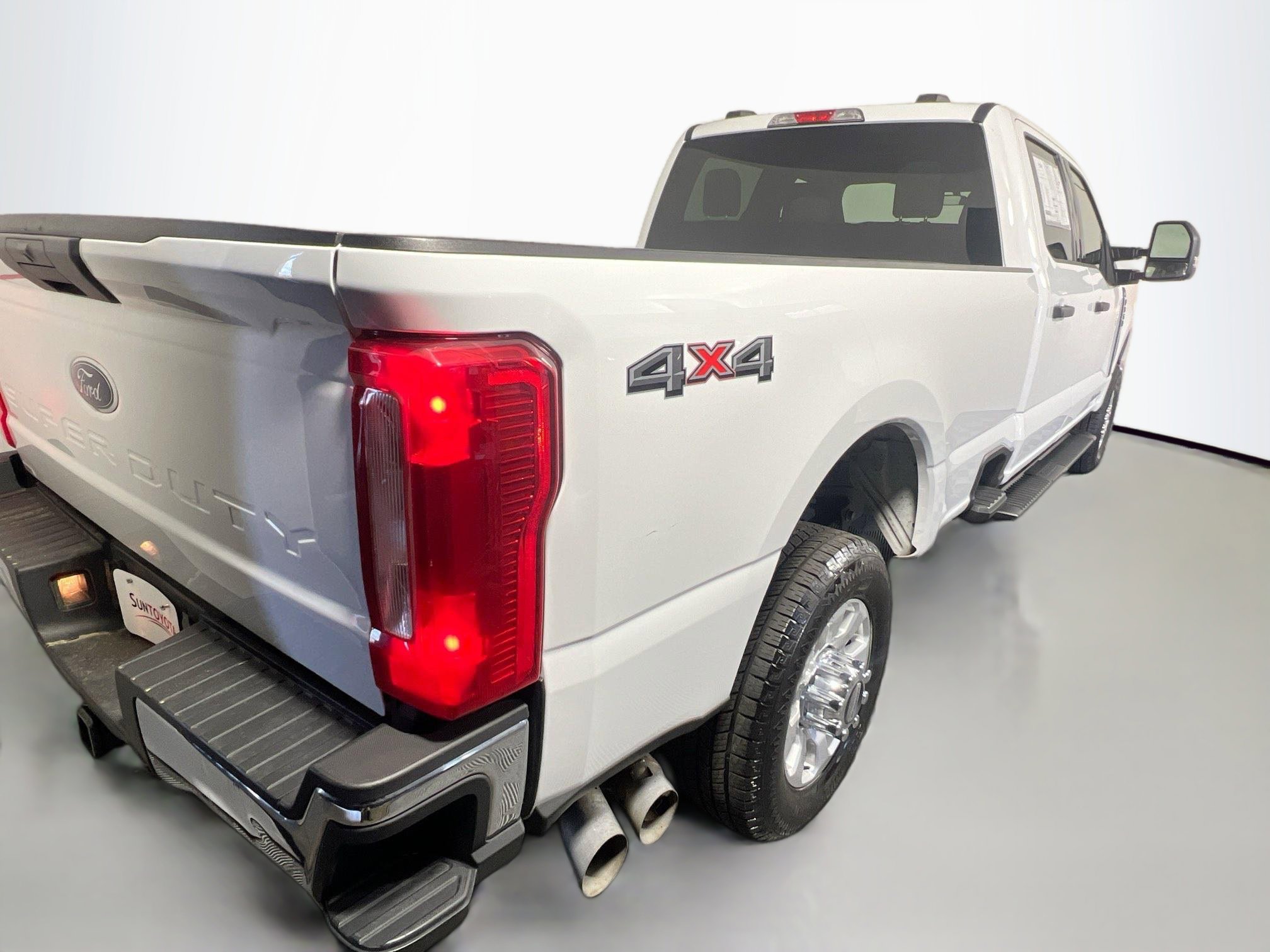 Used 2024 Ford F350 XLT image 4