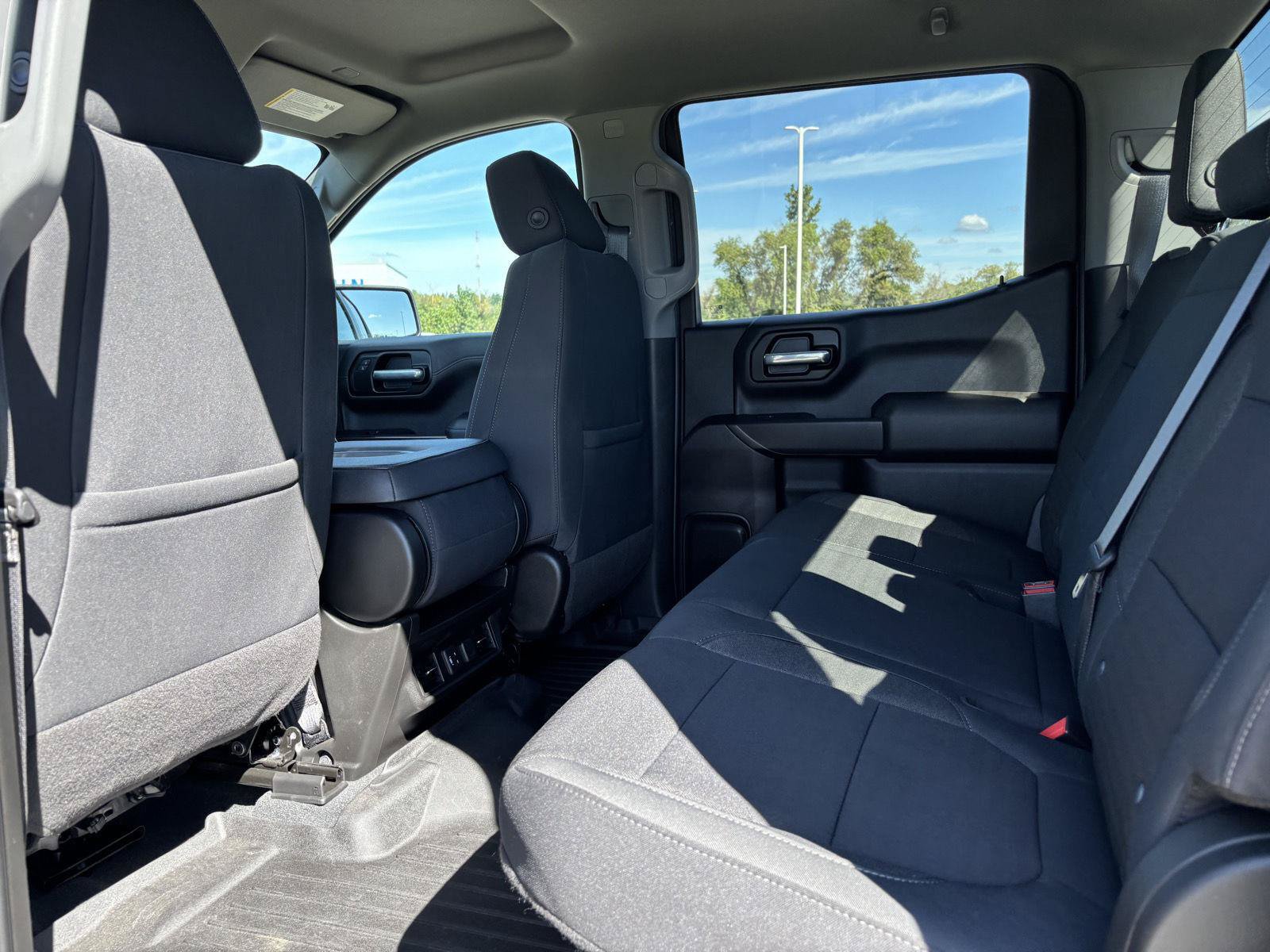 Used 2021 Chevrolet Silverado 1500 LT AWD/4WD image 18