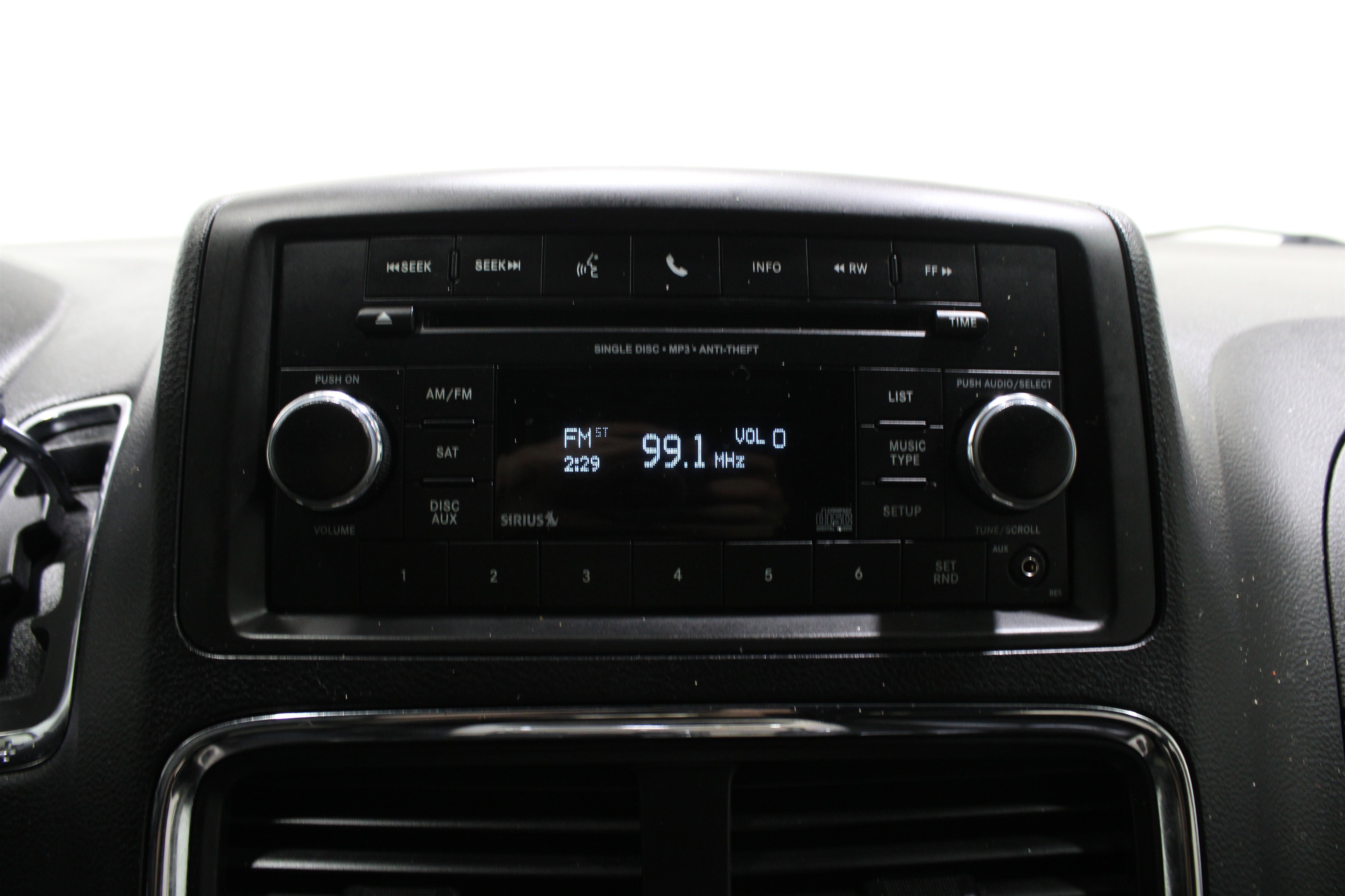 Used 2017 Dodge Grand Caravan SXT image 13