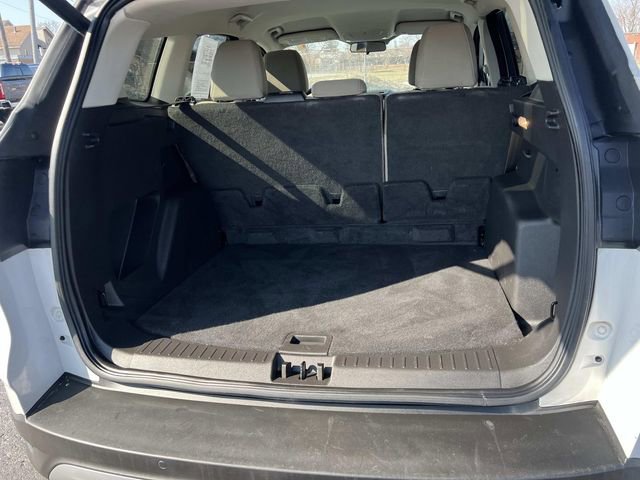 Used 2017 Ford Escape SE w/ Equipment Group 201A image 12