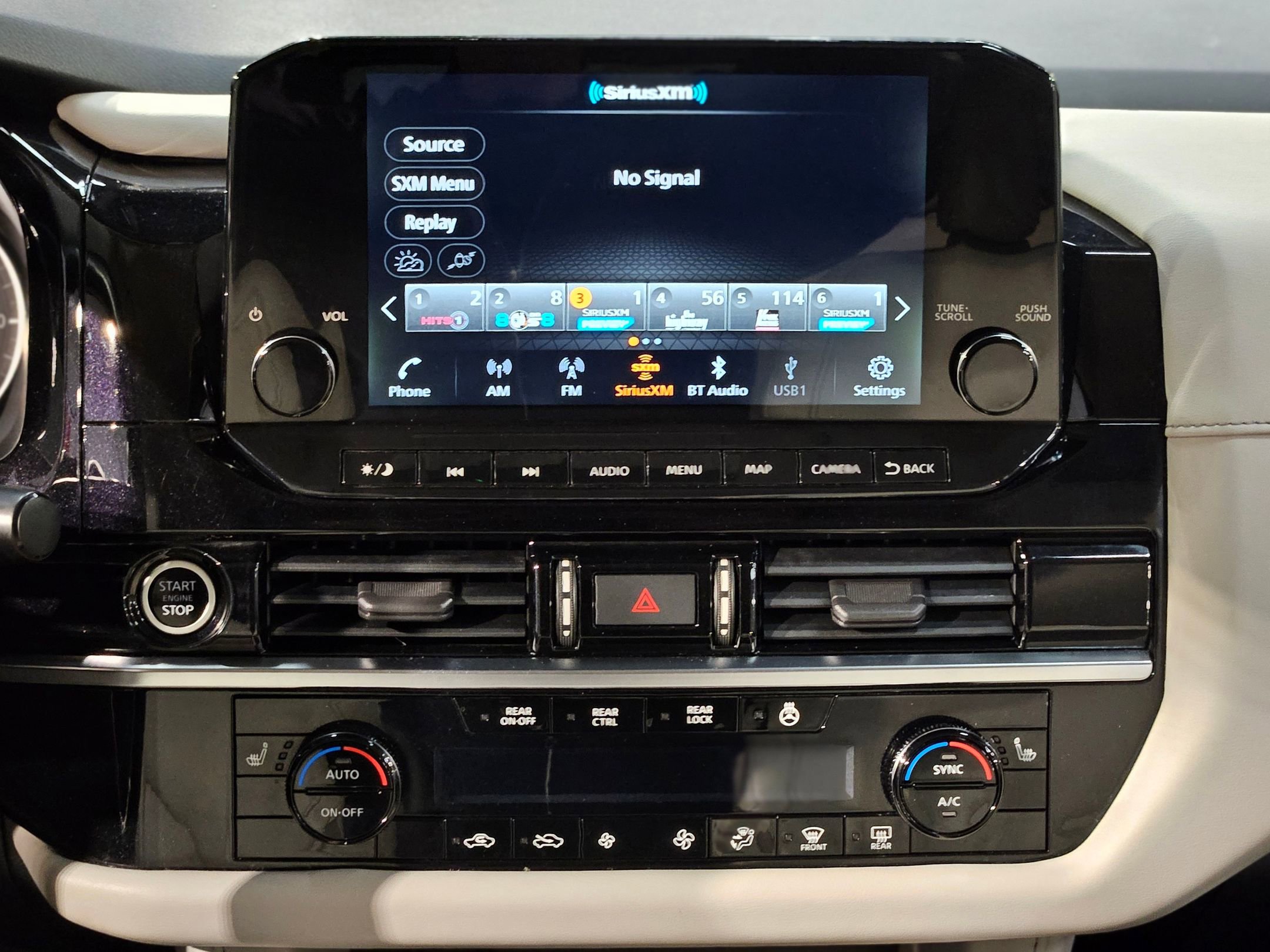 Used 2022 Nissan Pathfinder SL image 16