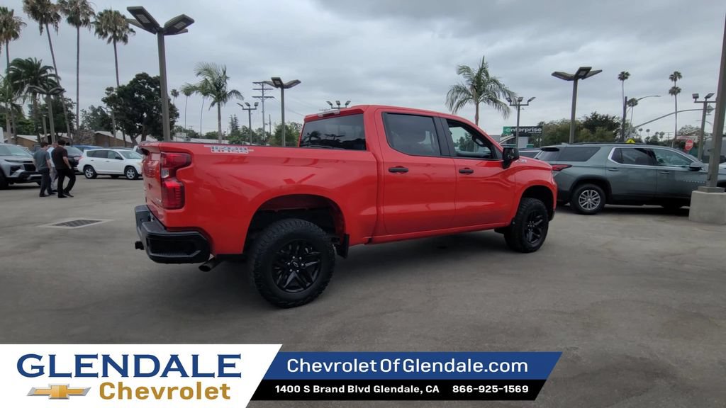 Certified 2025 Chevrolet Silverado 1500 Custom Trail Boss w/ LPO, Dark Essentials Package AWD/4WD image 8