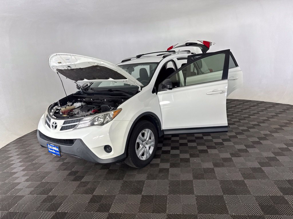 Used 2015 Toyota RAV4 LE AWD/4WD image 11
