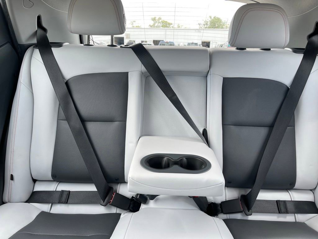 Used 2019 Chevrolet Bolt Premier w/ Infotainment Package FWD image 11