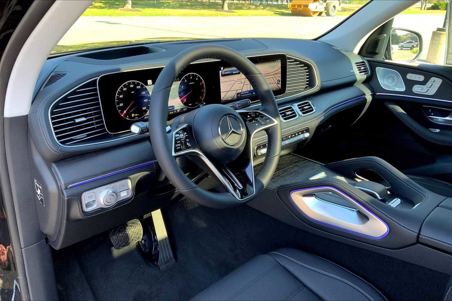 New 2026 Mercedes-Benz GLS 450 4MATIC image 9