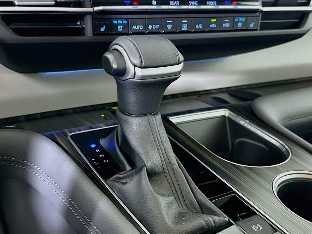 Certified 2024 Toyota Sienna Limited AWD/4WD image 11