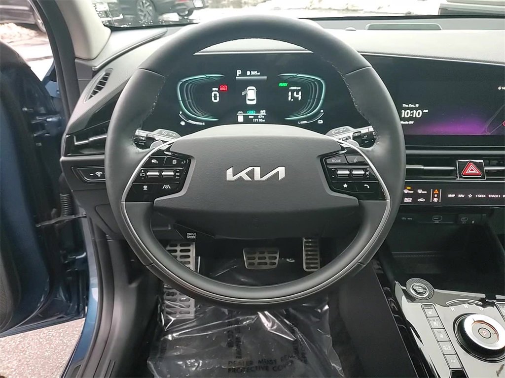 Certified 2024 Kia Niro SX Touring image 13