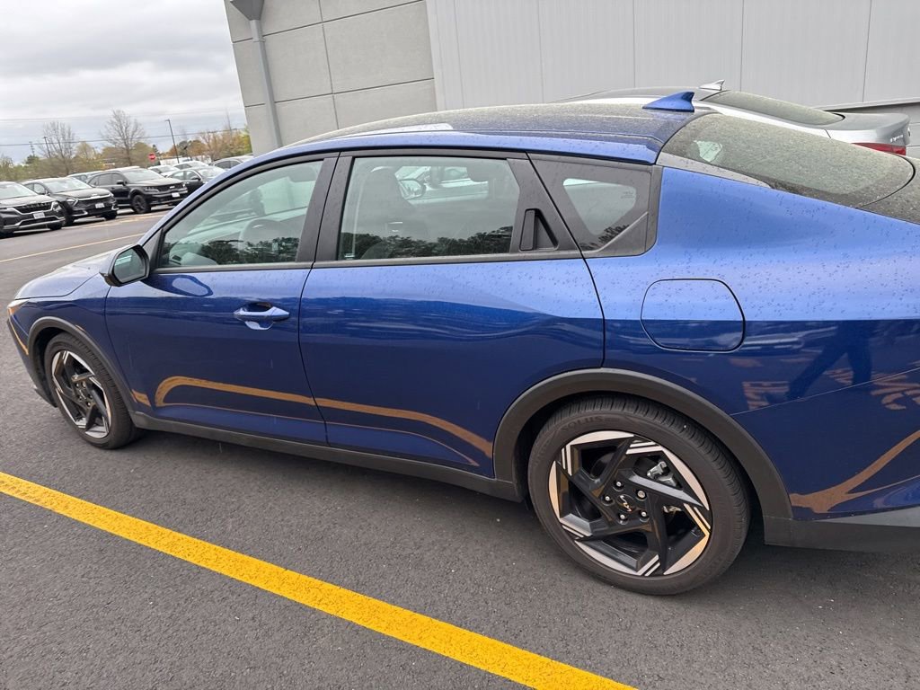 Used 2025 Kia K4 EX image 6