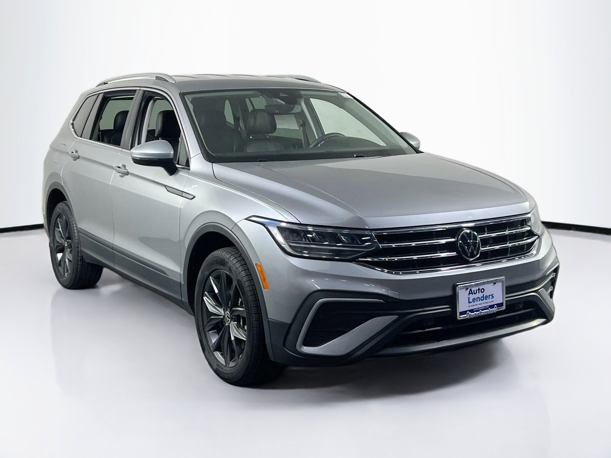 Used 2022 Volkswagen Tiguan SE AWD/4WD image 3
