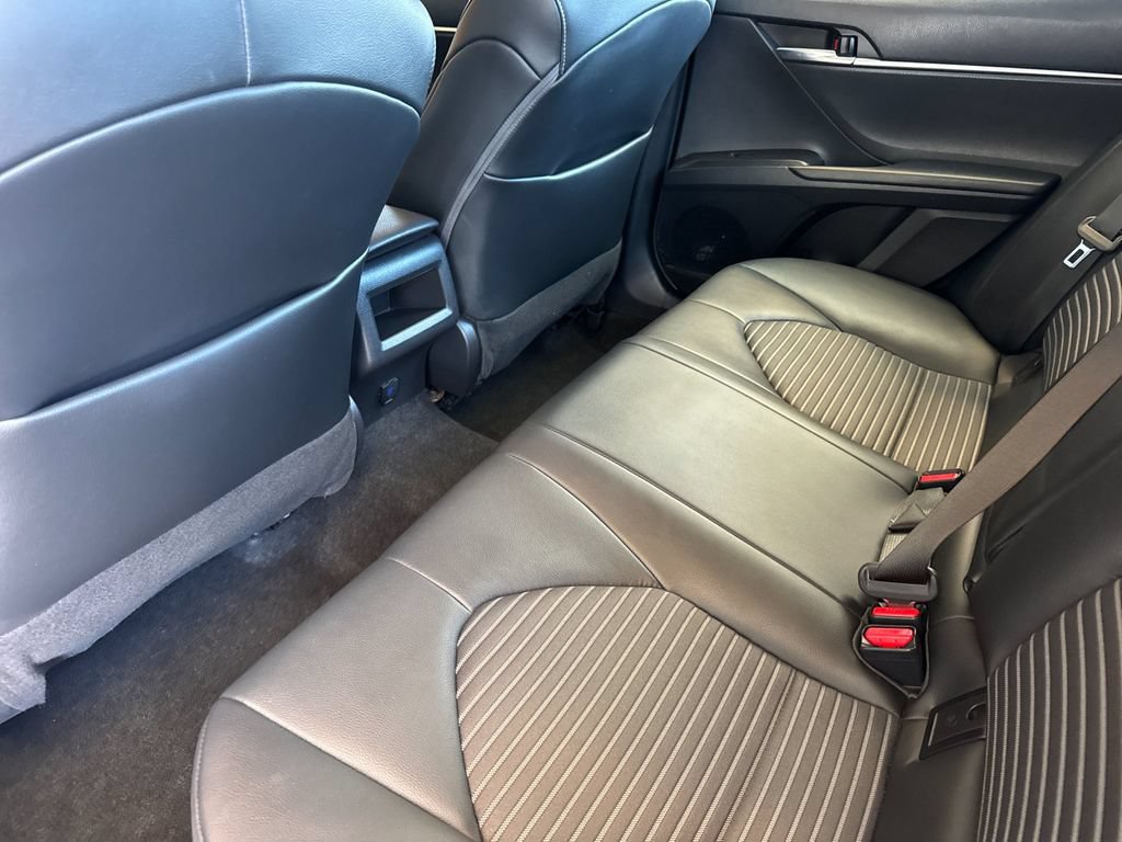 Used 2022 Toyota Camry SE w/ Carpet Mat Package (TMS) FWD image 15