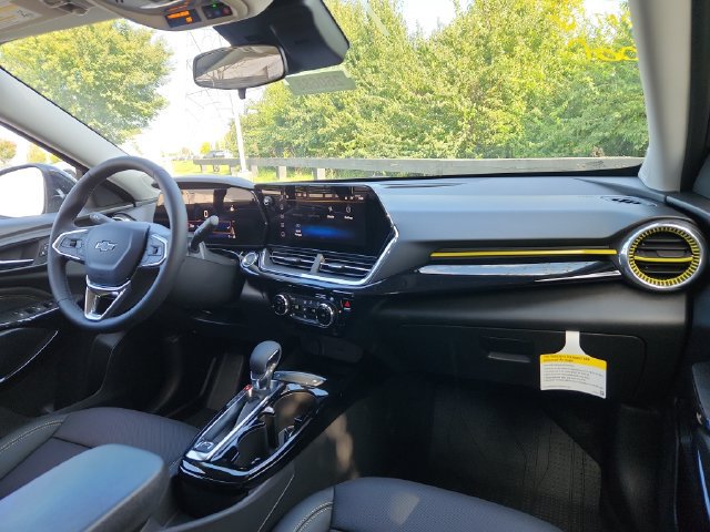 New 2026 Chevrolet Trax ACTIV w/ Sunroof Package FWD image 19