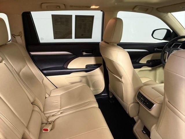 Used 2019 Toyota Highlander XLE FWD image 44