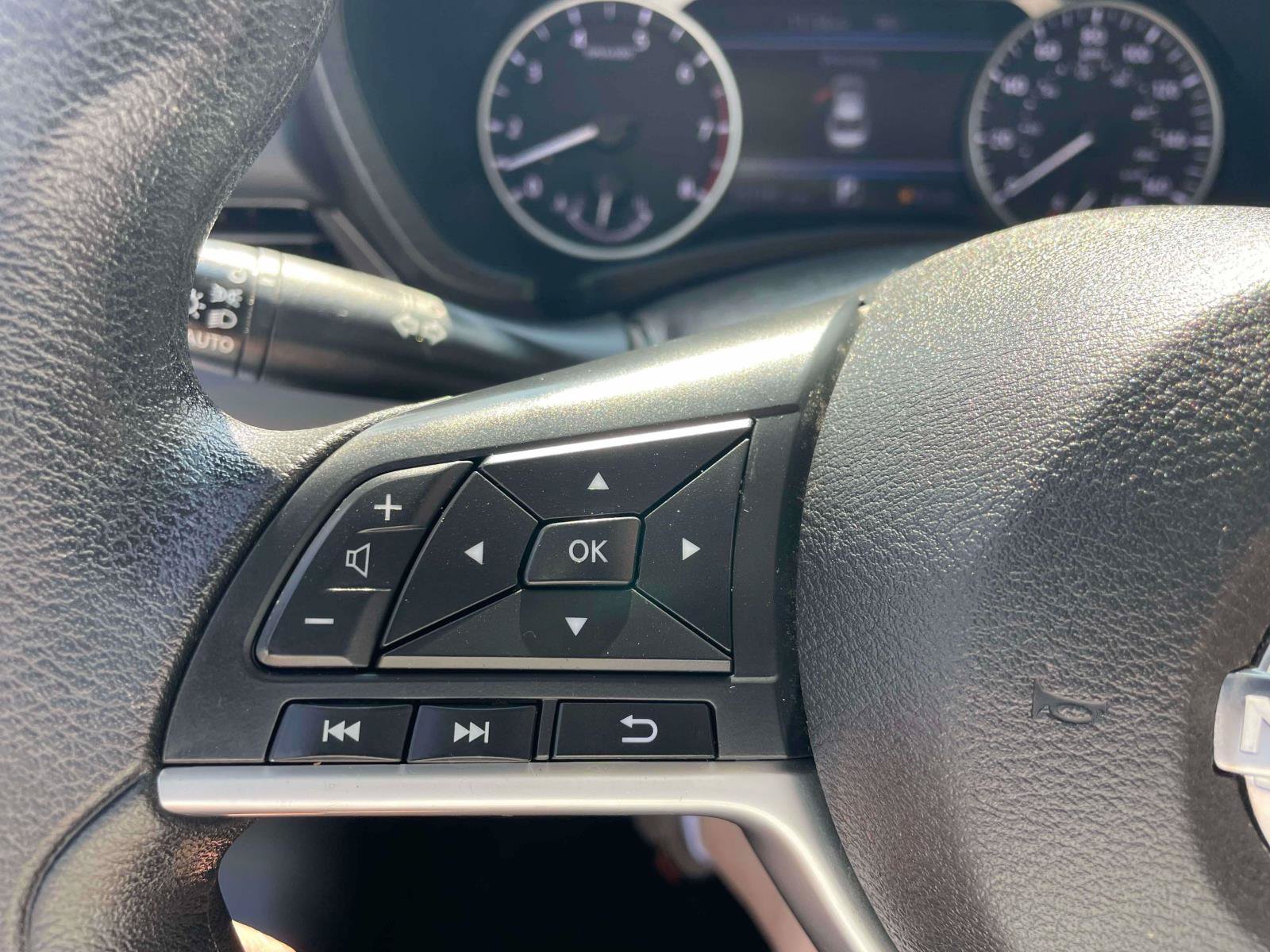 Used 2024 Nissan Sentra SV FWD image 20