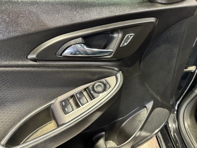 Used 2021 Chevrolet Malibu LT w/ Redline Edition image 6