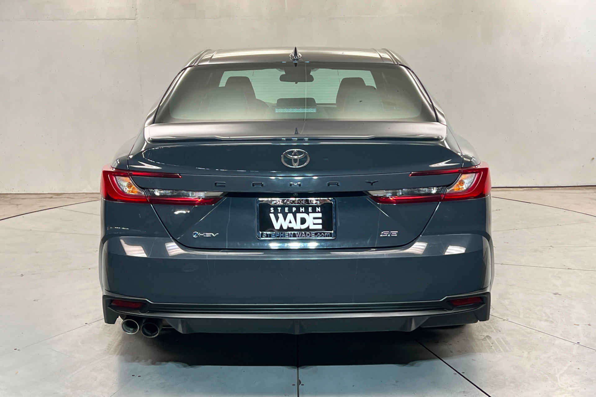 Used 2025 Toyota Camry SE FWD image 4