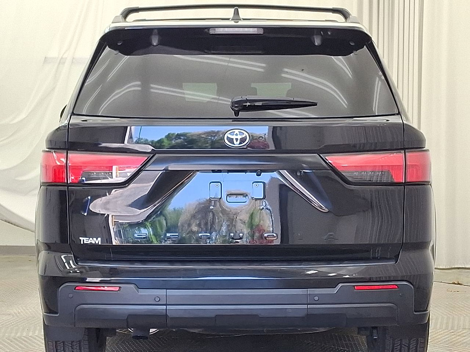 Certified 2024 Toyota Sequoia SR5 w/ SR5 Premium Package AWD/4WD image 23