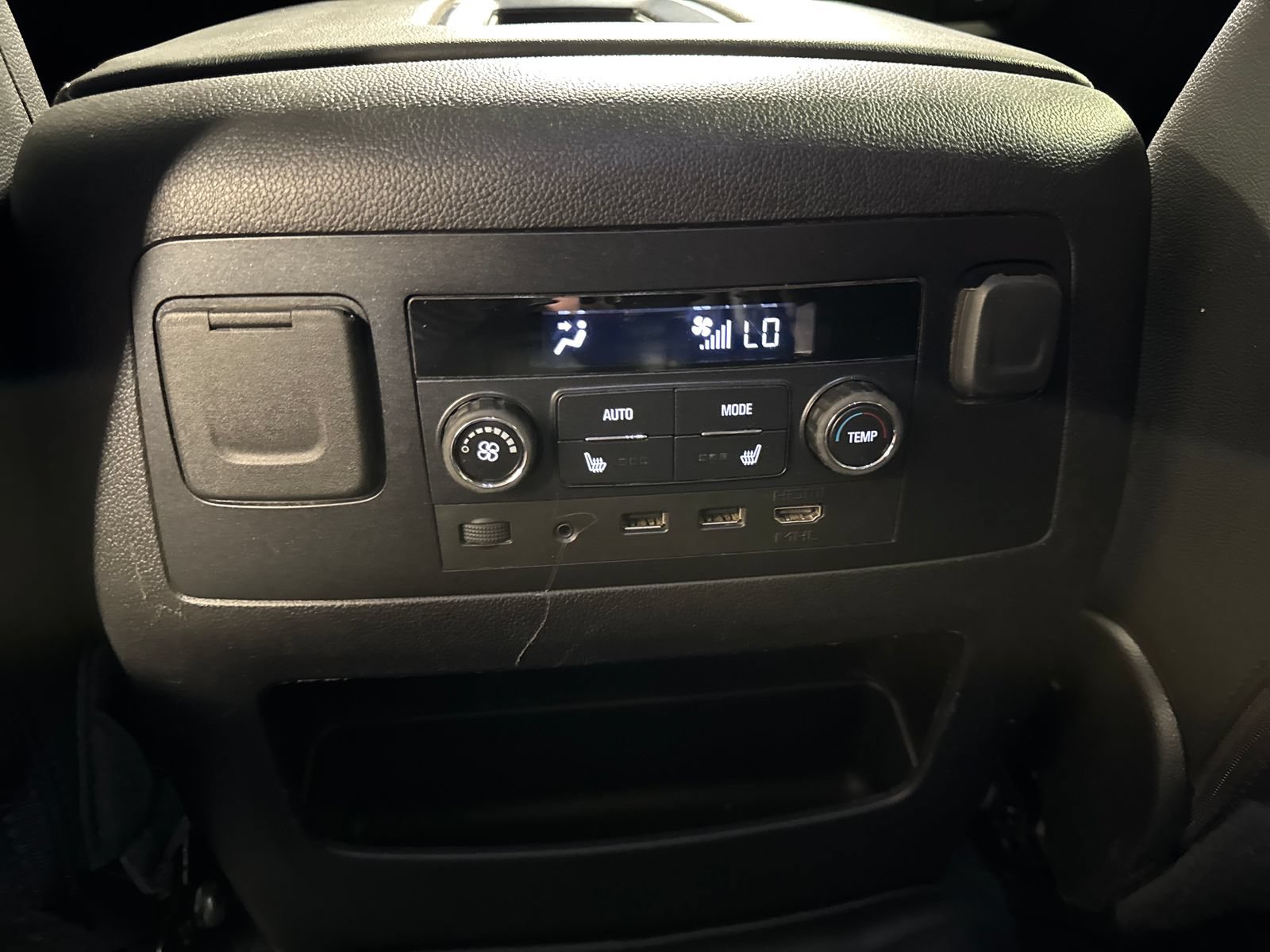 Used 2020 GMC Yukon XL SLT w/ Open Road Package AWD/4WD image 27