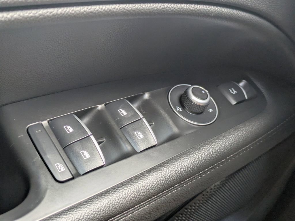 Used 2025 Alfa Romeo Stelvio Sprint w/ Convenience Package AWD/4WD image 28