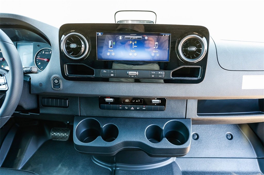 New 2025 Mercedes-Benz Sprinter 2500 image 11