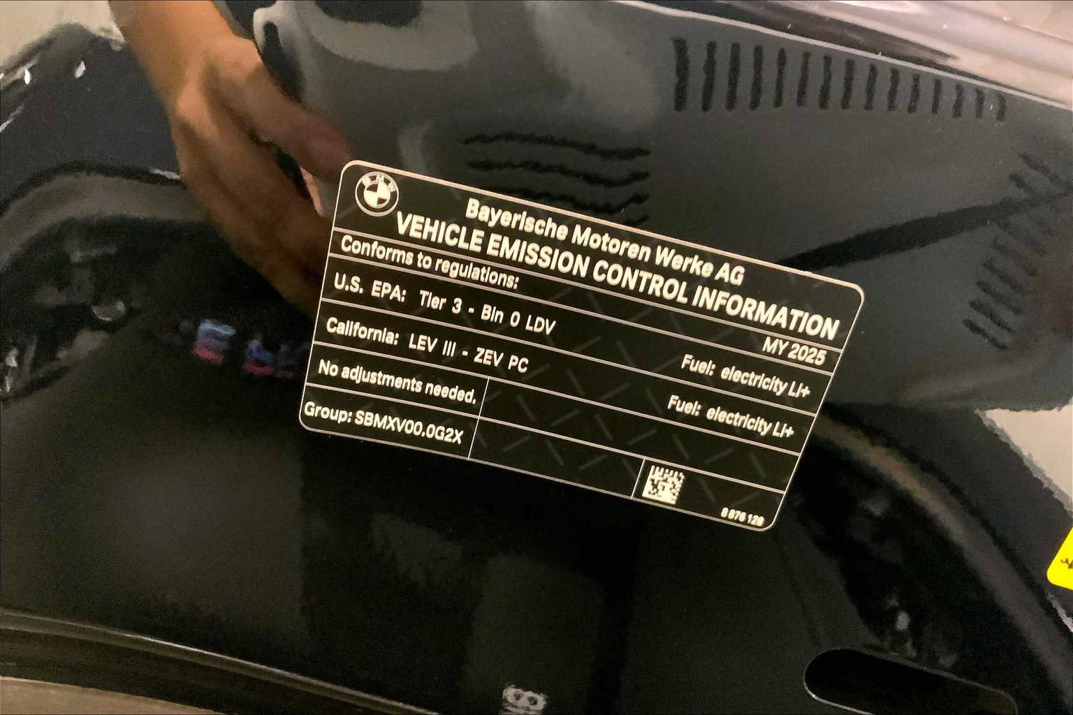 New 2025 BMW i7 xDrive60 AWD/4WD image 17