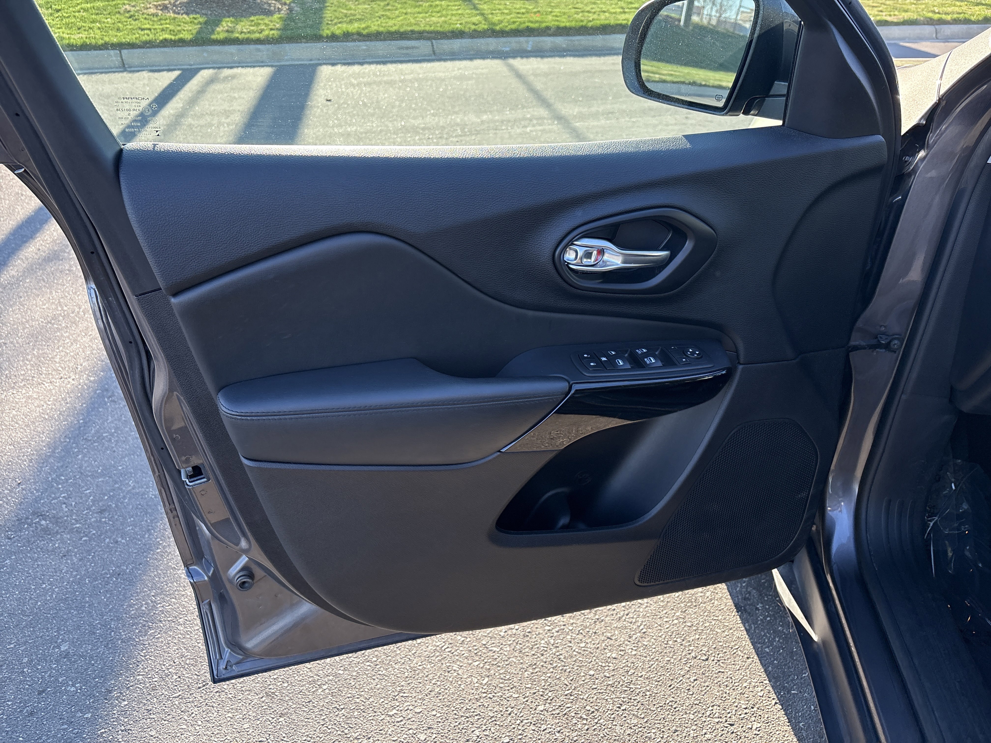 Certified 2021 Jeep Cherokee Latitude Plus image 14