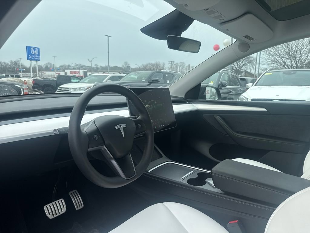 Used 2024 Tesla Model Y Performance image 13