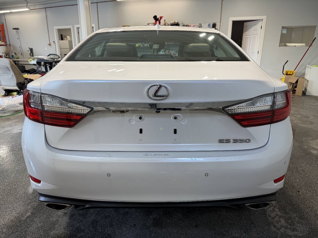 Used 2017 Lexus ES 350 w/ Premium Package FWD image 2
