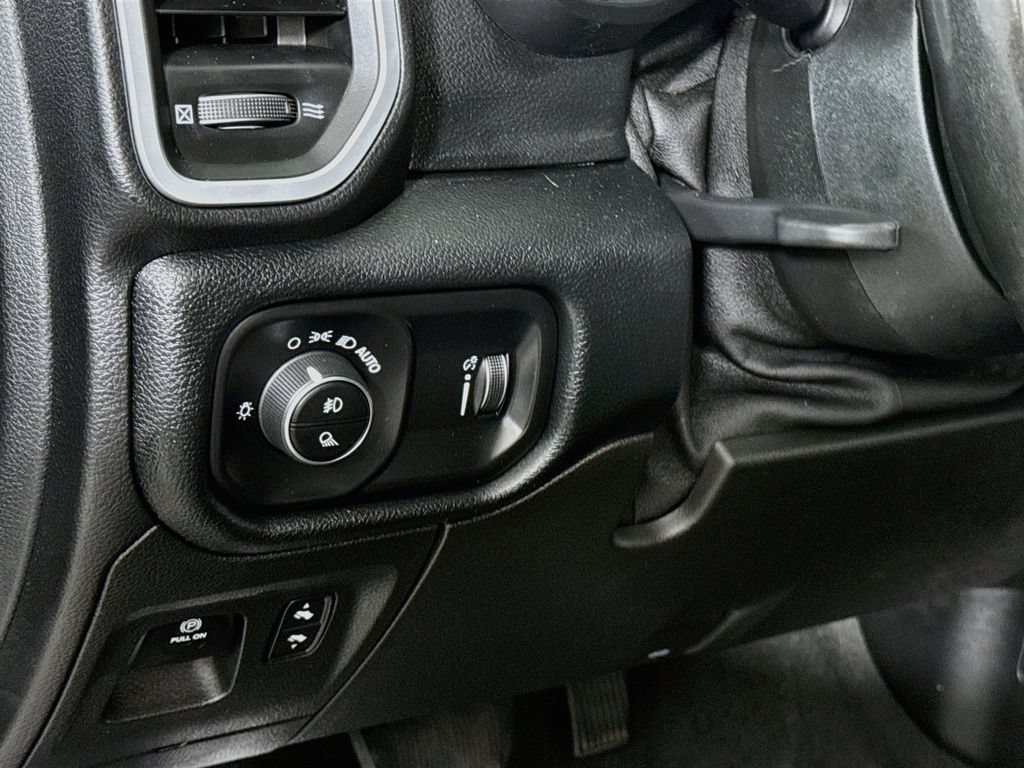 Used 2020 RAM 1500 Big Horn AWD/4WD image 18