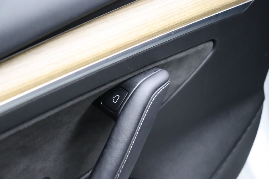 Used 2022 Tesla Model 3 Long Range AWD/4WD image 10