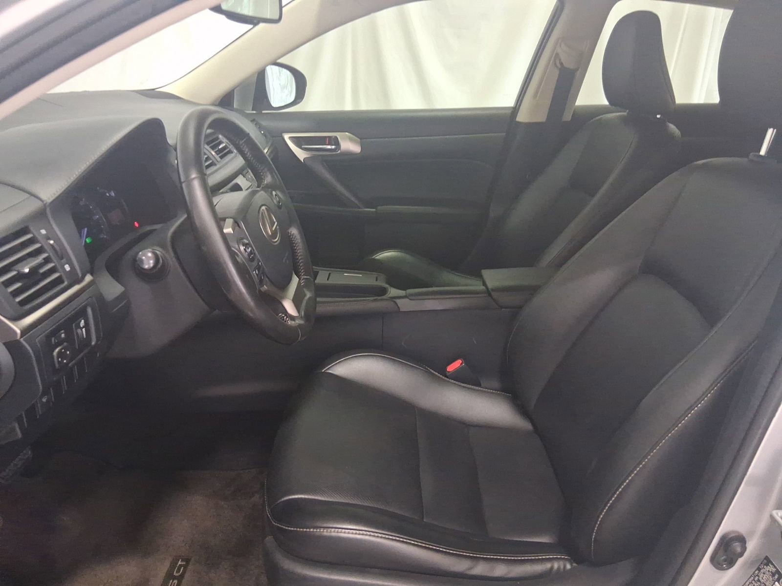 Used 2016 Lexus CT 200h w/ Seat Comfort Package image 14