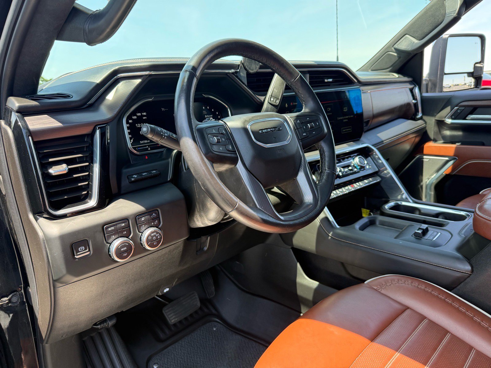 Used 2024 GMC Sierra 2500 Denali Ultimate AWD/4WD image 17