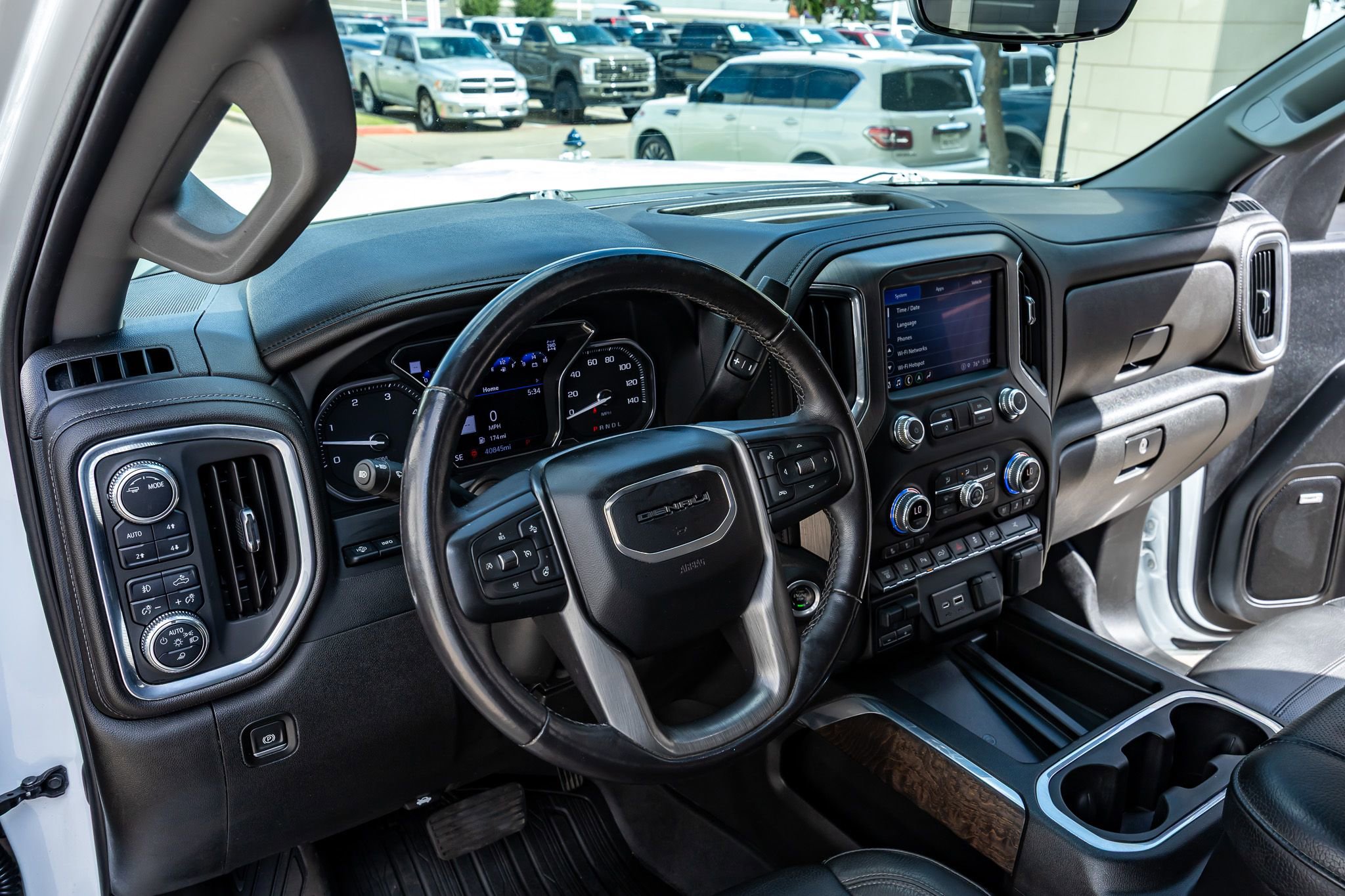 Used 2022 GMC Sierra 3500 Denali w/ Denali Ultimate Package AWD/4WD image 16