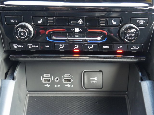 New 2025 Jeep Grand Cherokee Altitude image 23