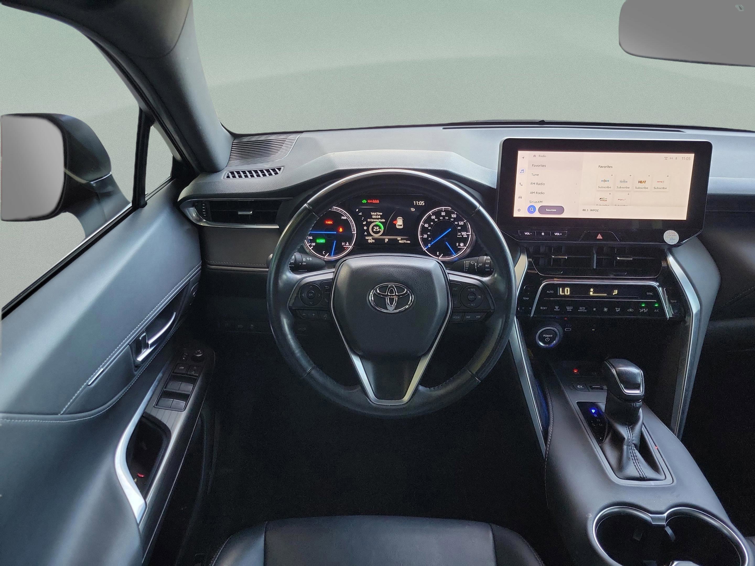 Used 2023 Toyota Venza XLE image 25