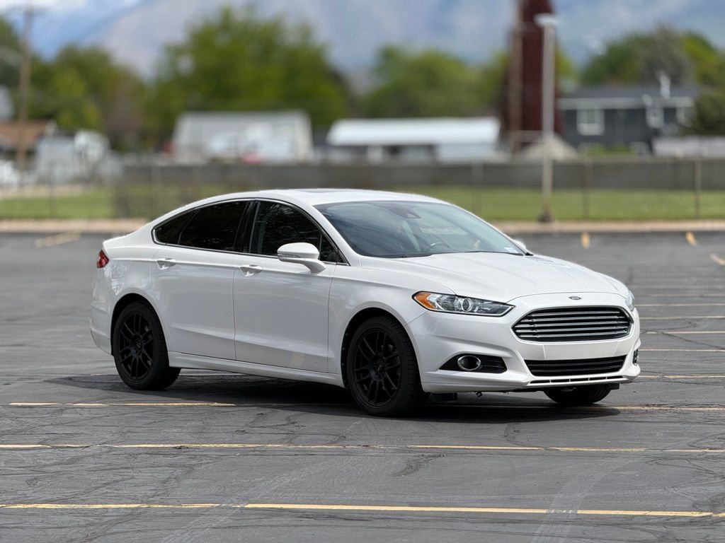 Used 2013 Ford Fusion Titanium w/ Titanium Driver Assist Pkg FWD image 3