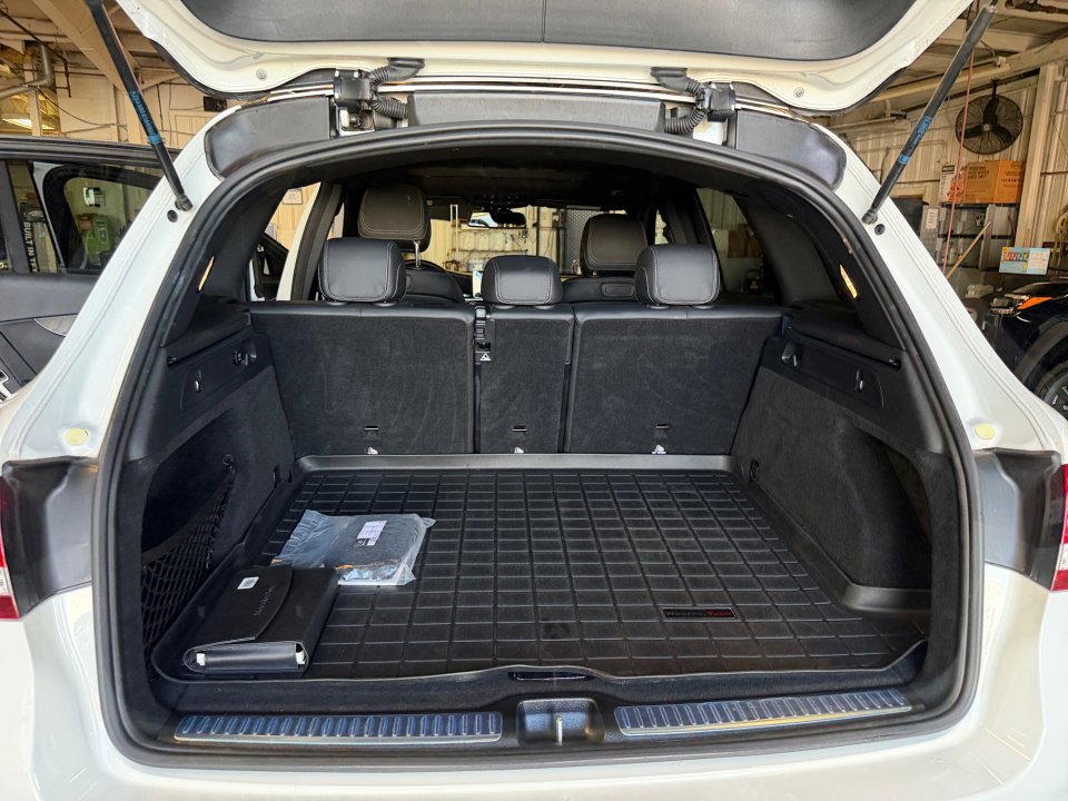 Used 2018 Mercedes-Benz GLC 300 4MATIC image 19