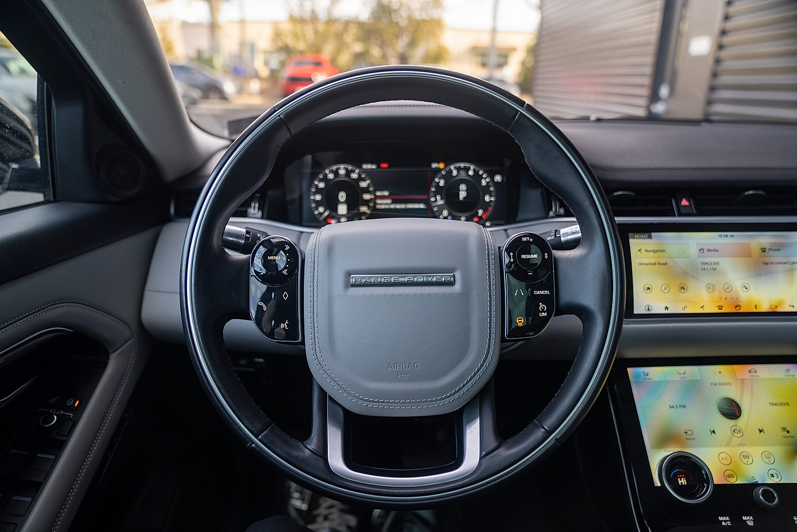 Used 2020 Land Rover Range Rover Evoque SE image 6