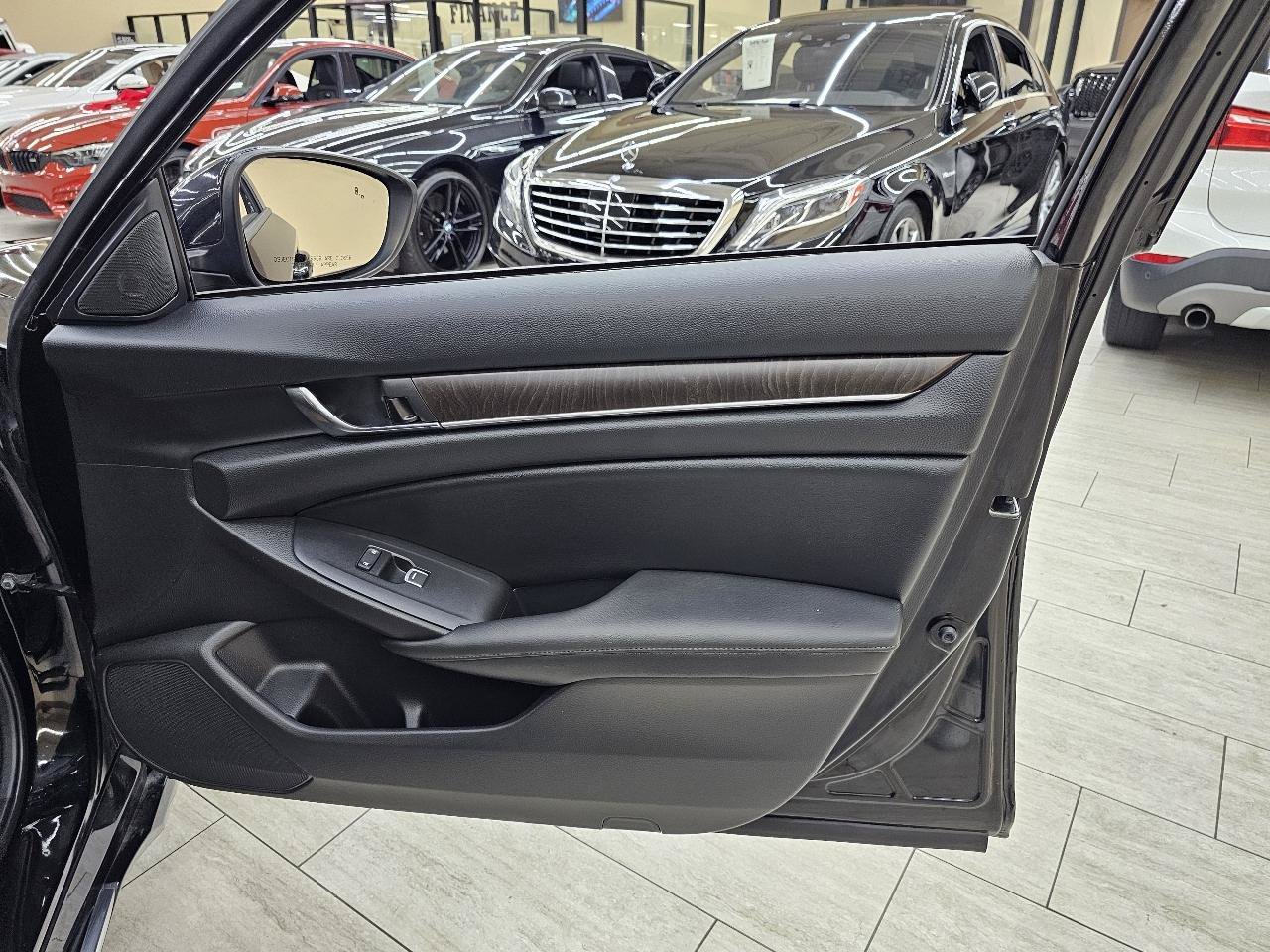Used 2021 Honda Accord EX image 37